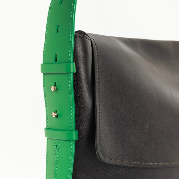 Chloe Kiss Off Brown Leather Green-Strap Shoulder Bag - Picture 9 of 12